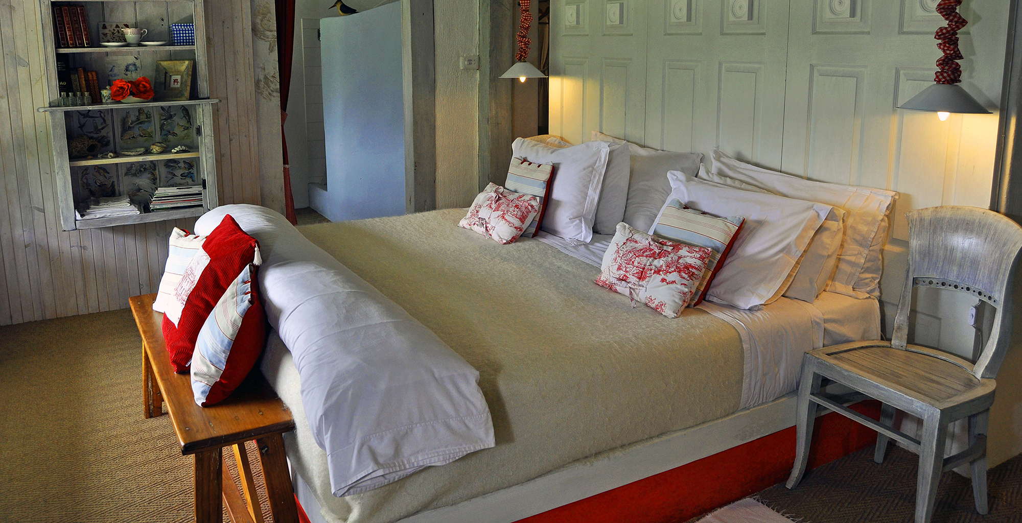South-Africa-Cleopatra-Mountain-Farmhouse-Bedroom