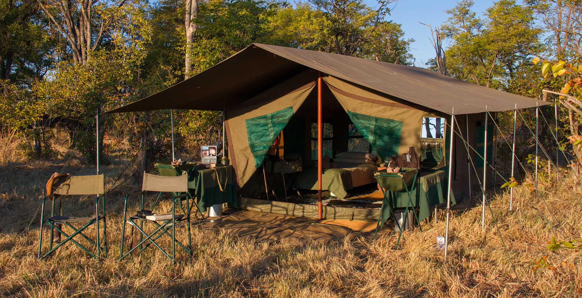 Botswana-Roger-Dugmore-Exterior
