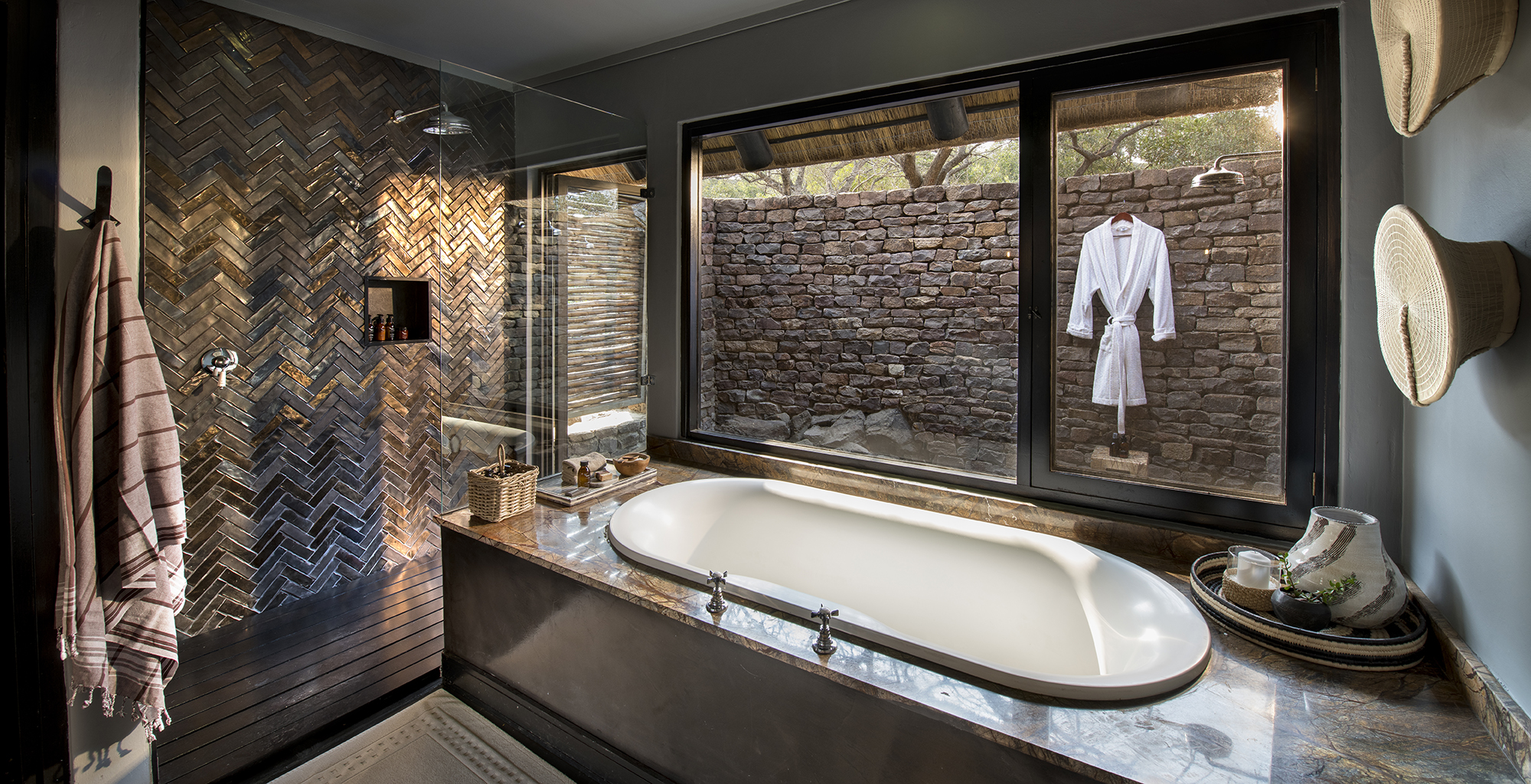 South-Africa-Phinda-Mountain-Lodge-Bathroom
