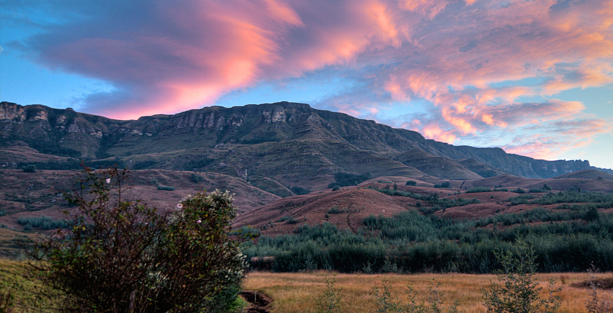 South-Africa-Cleopatra-Mountain-Farmhouse-Landscape-Sunset