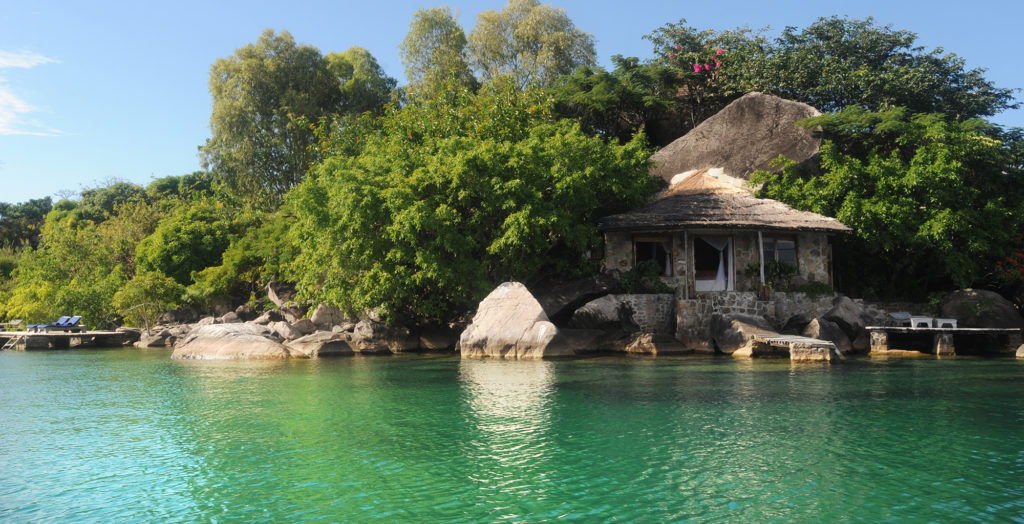 Lake-Malawi-Kaya-Mawa-Lodge-Exterior