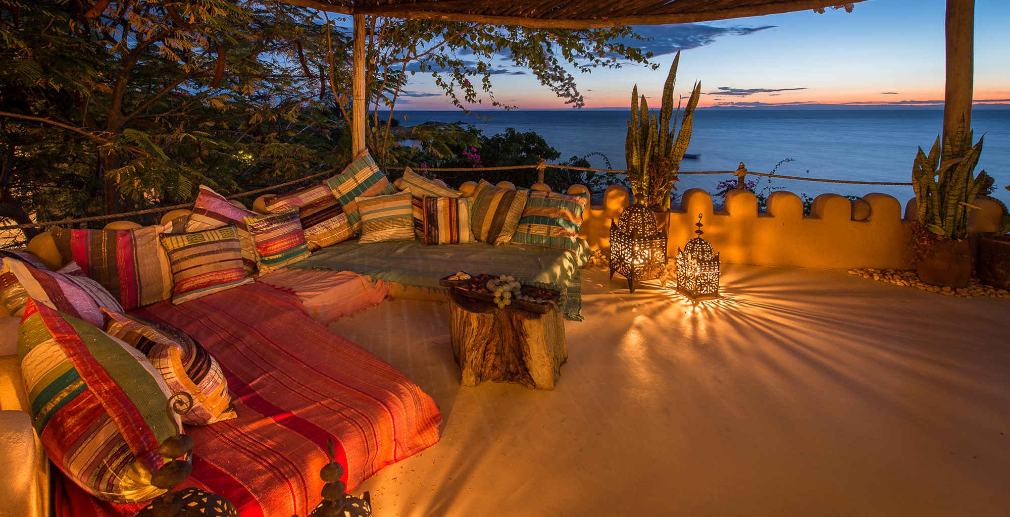Lake-Malawi-Kaya-Mawa-Lodge-Lounge-Terrace