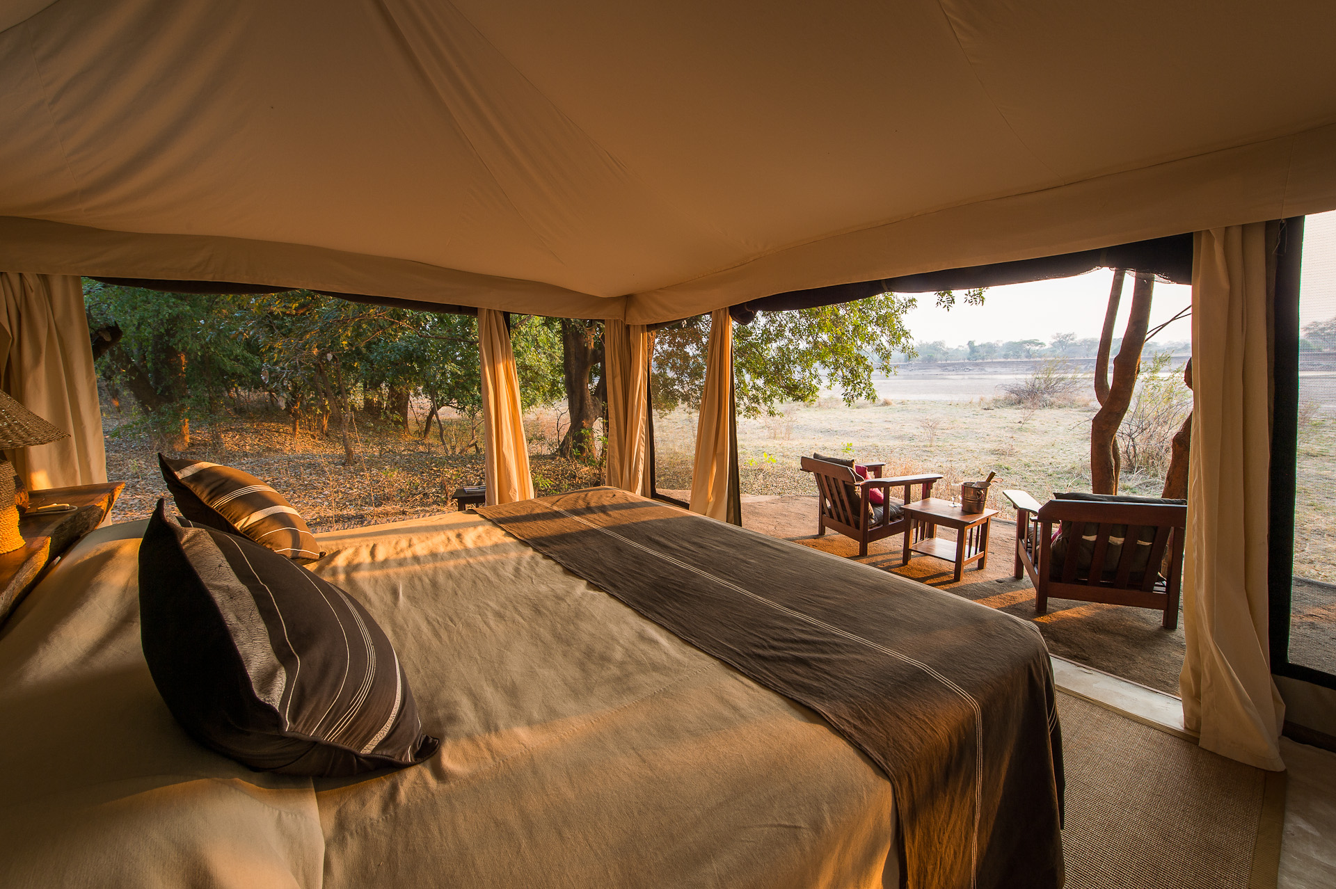 Tena-Tena-Safari-Camp-Zambia-Bedroom