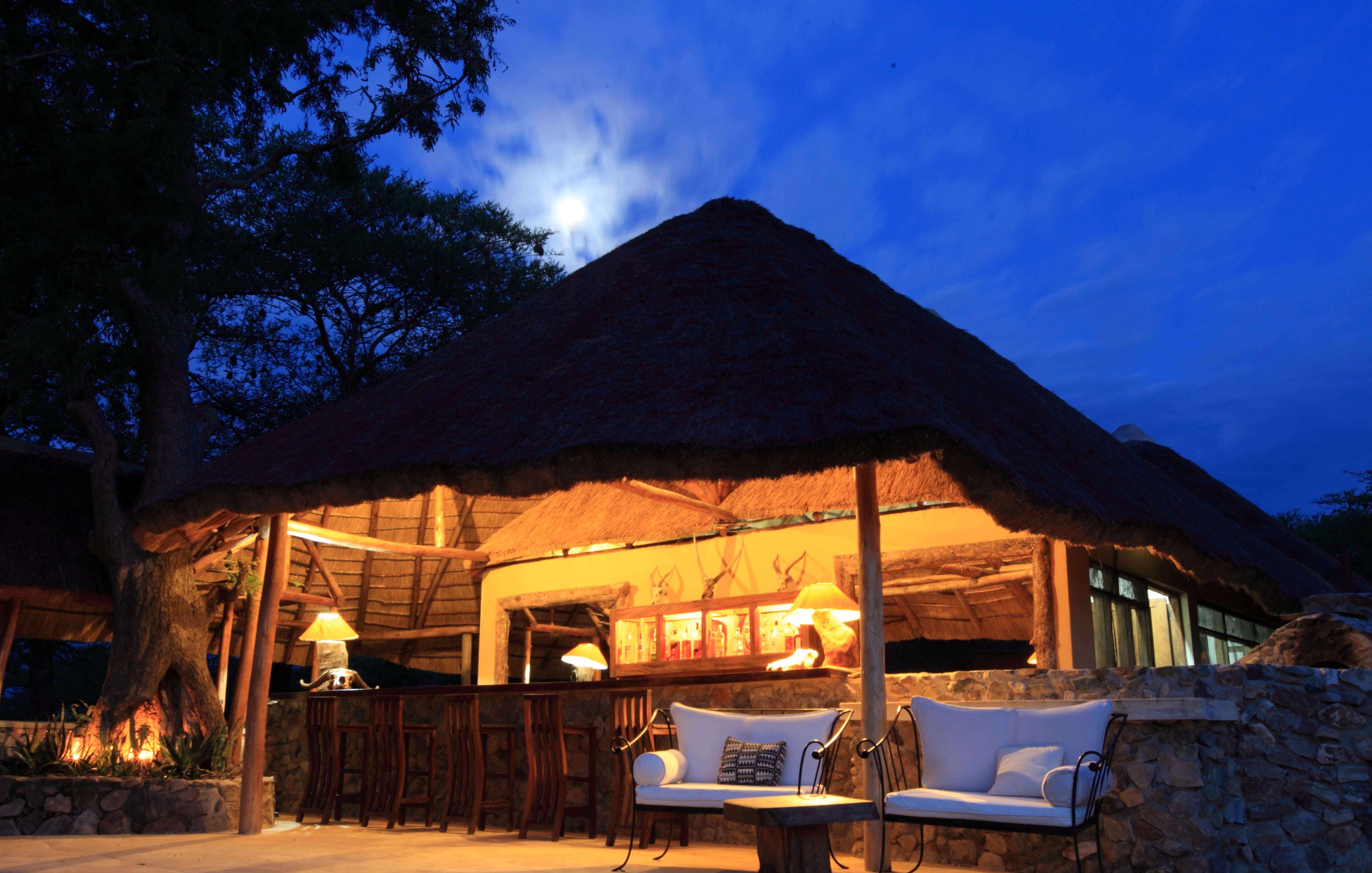 safari lodge in uganda