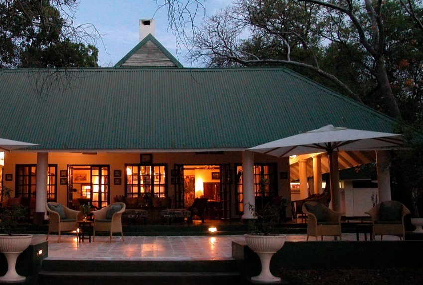 The-River-Club-Lodge-Zambia-Main-building