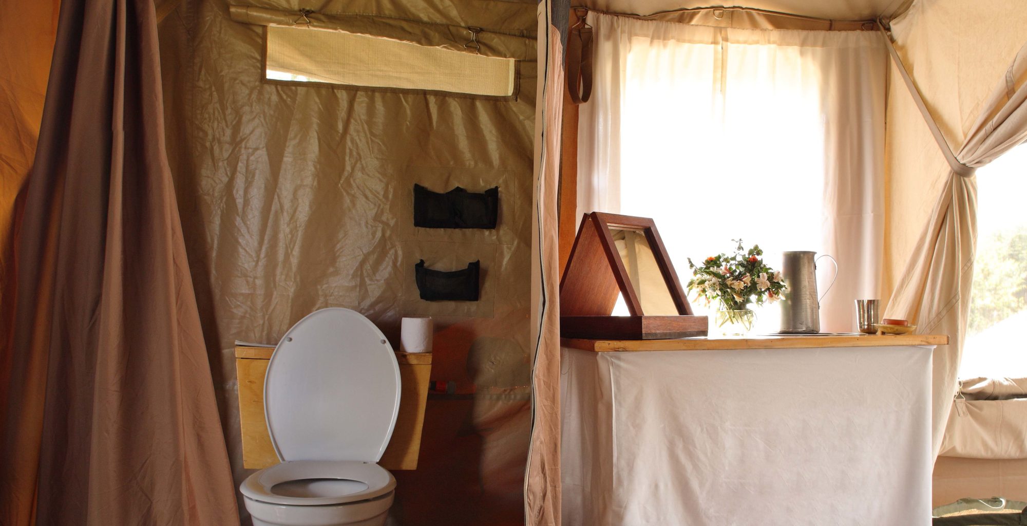 Lowis-and-Leakey-Kenya-Bathroom