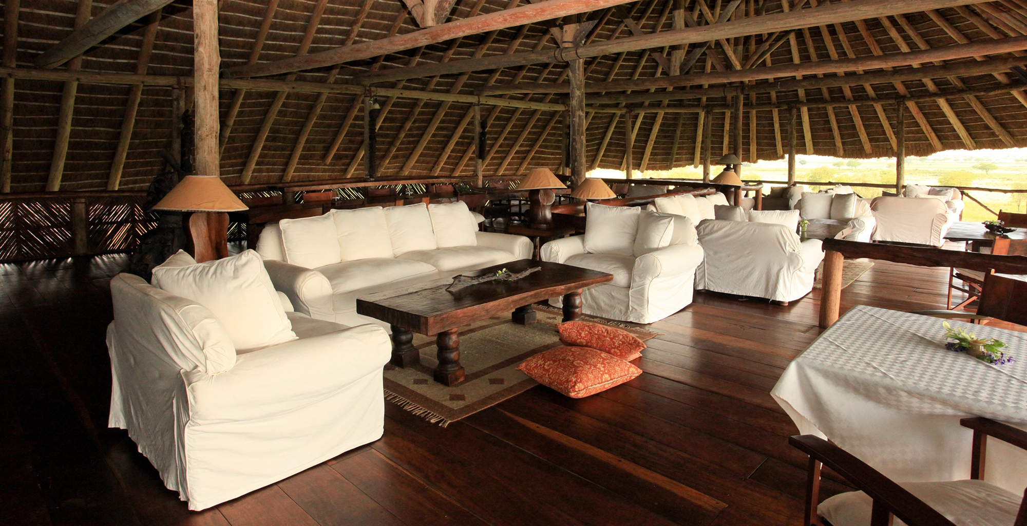 Uganda-Apoka-Lodge-Lounge