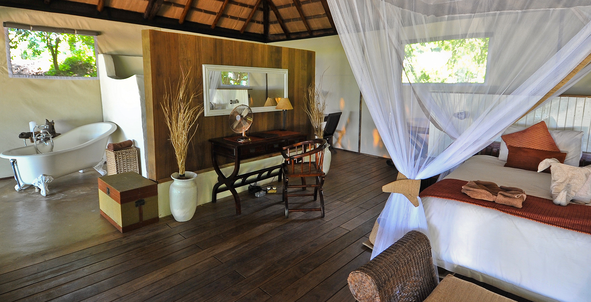 Zambia-Chiawa-Camp-Bedroom