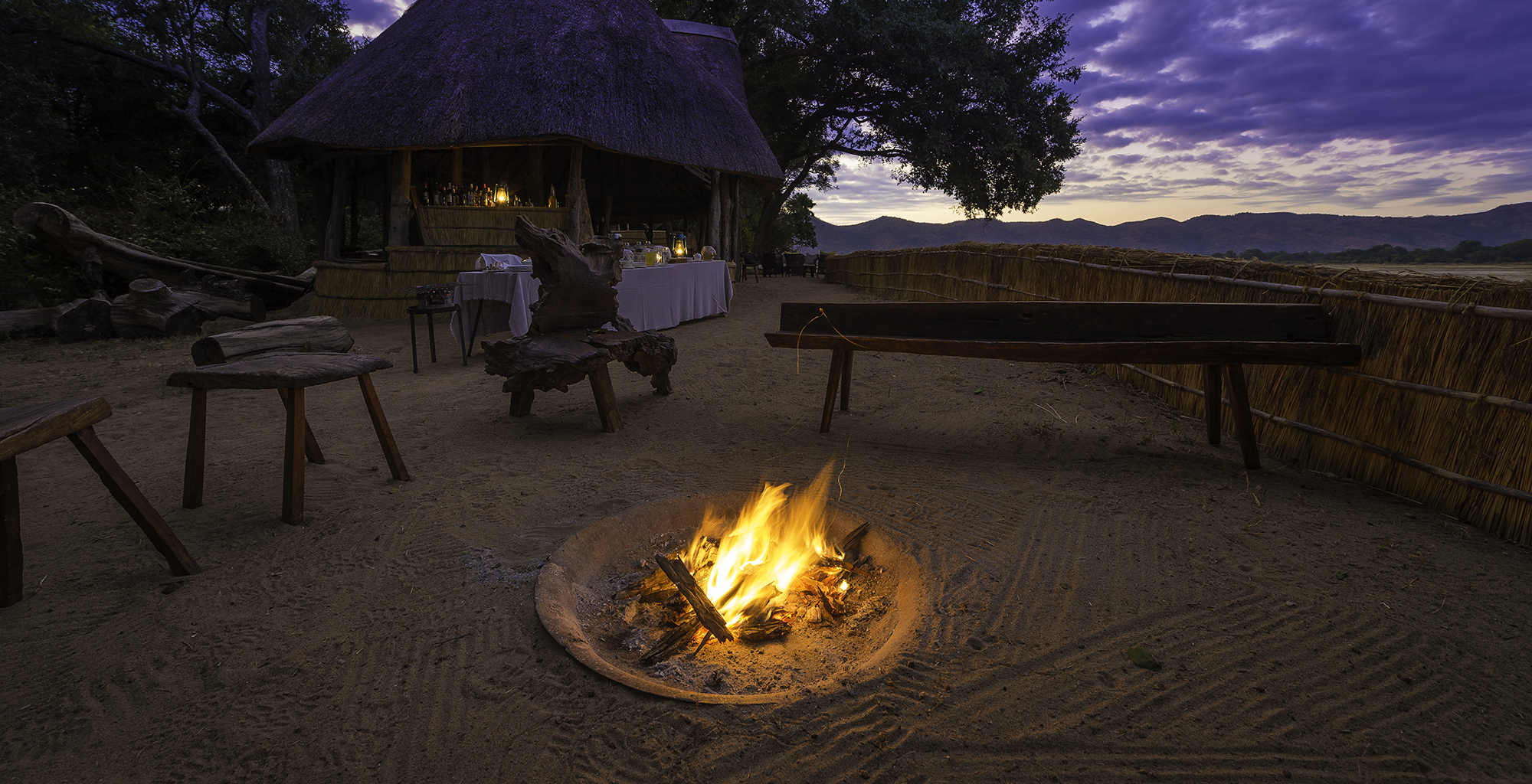 Zambia-Chamilandu-Bushcamp-Campfire