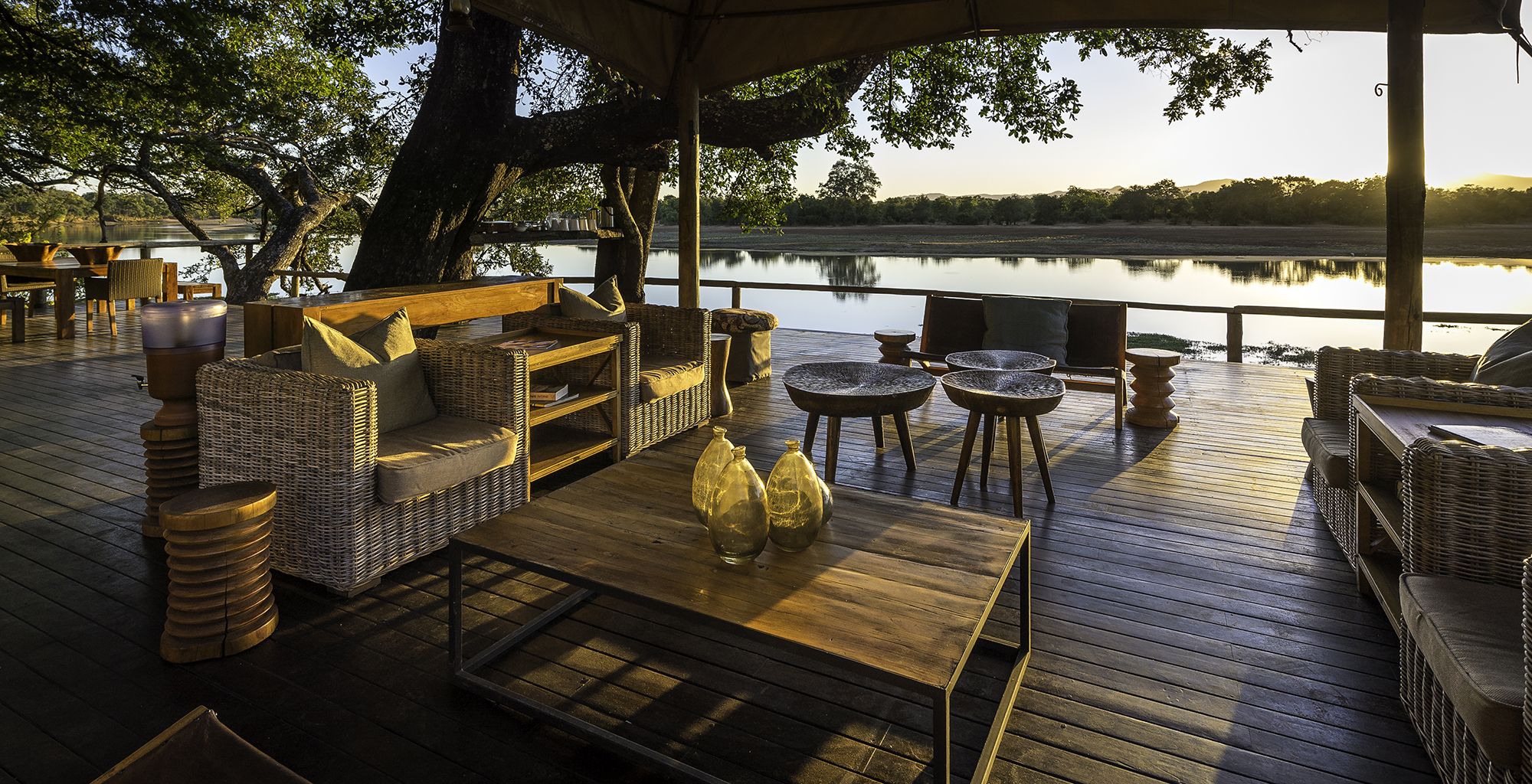 Zambia-Chindeni-Camp-Deck-Lounge