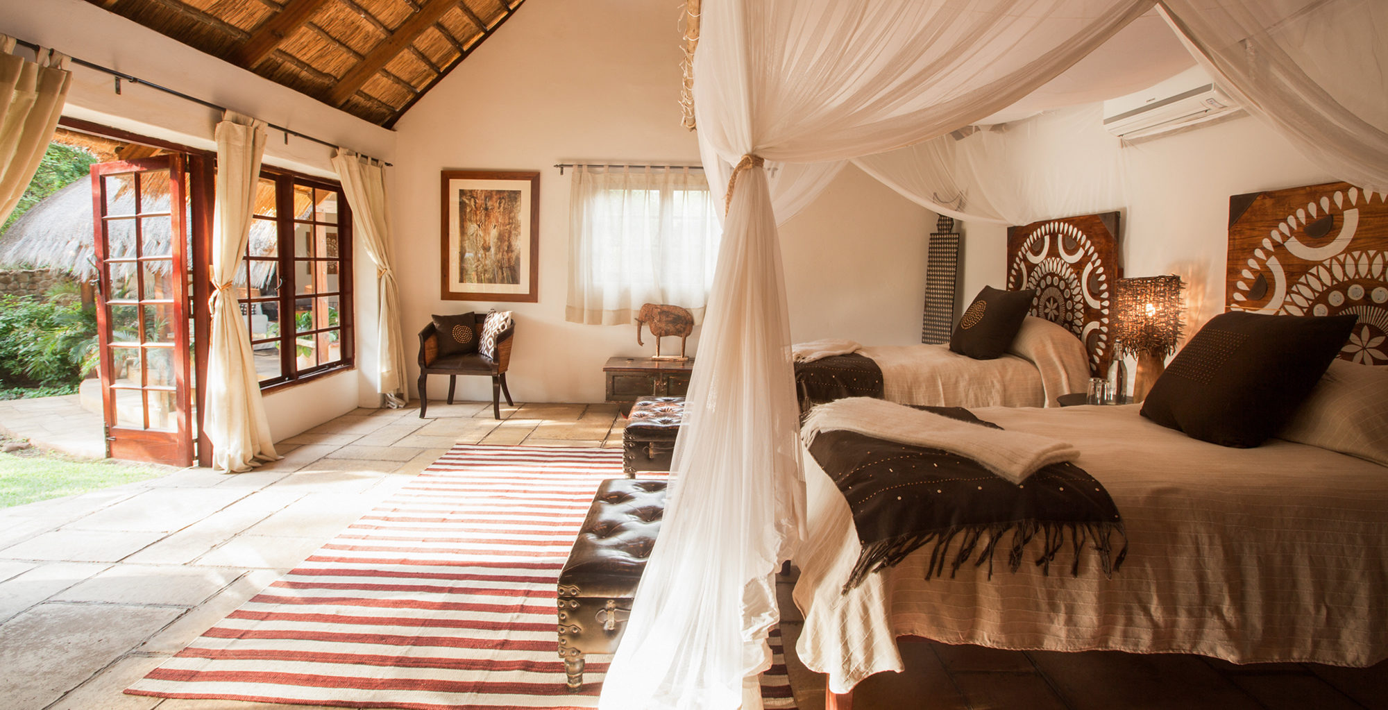Zambia-Tongabezi-Lodge-Bedroom