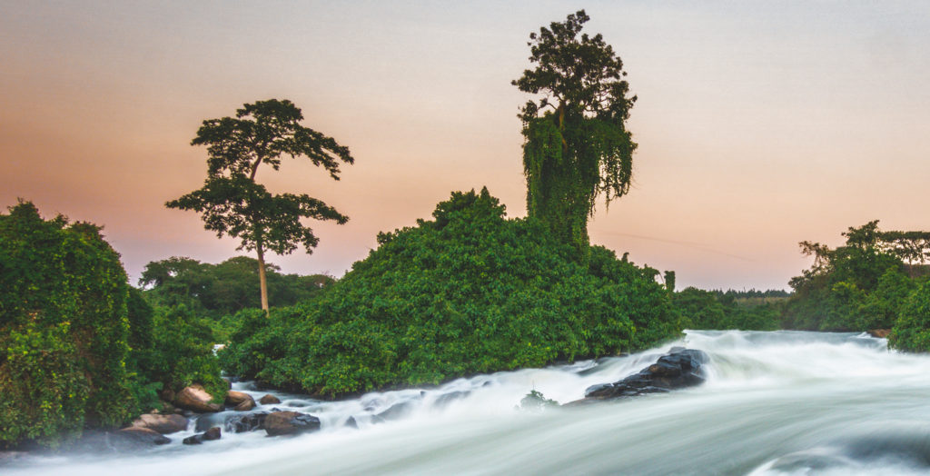 Uganda-Lake-Victoria-Waterfall