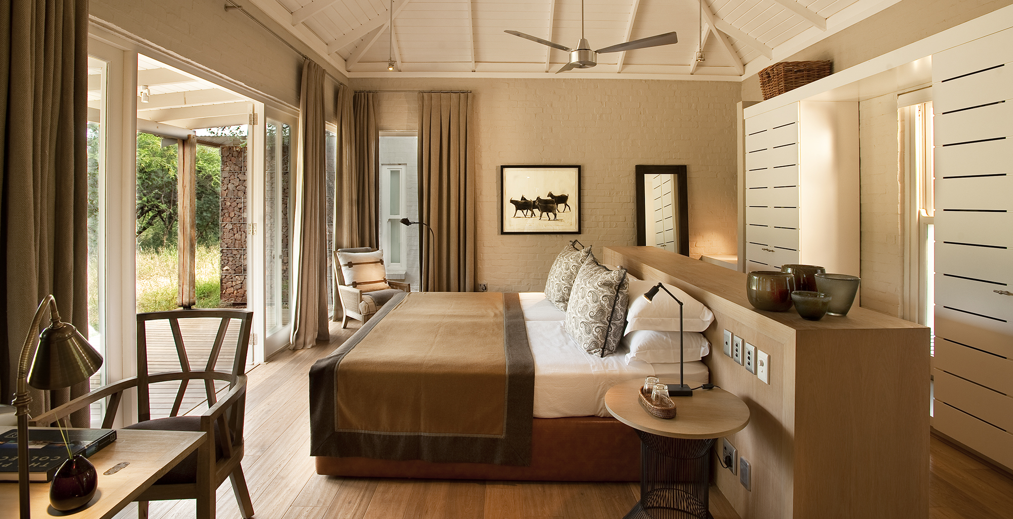 South-Africa-Morukuru-Farm-House-Bedroom
