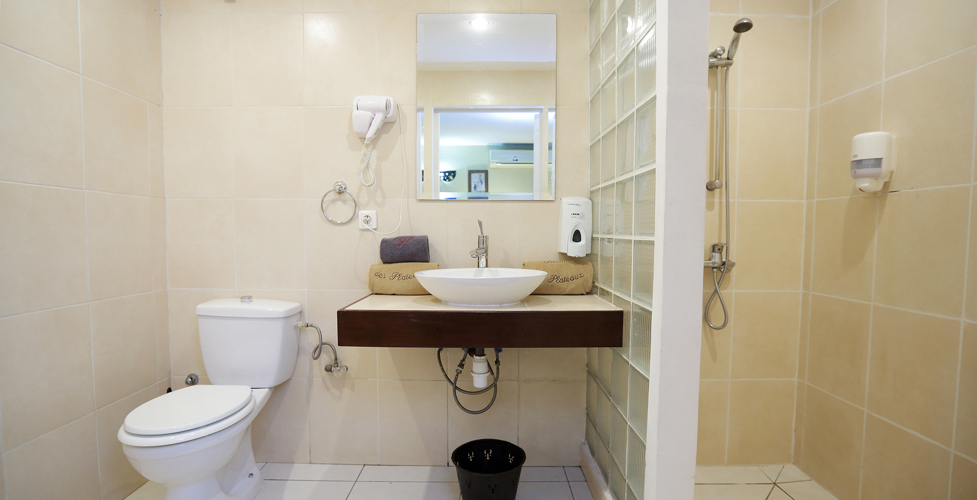 Madagascar-Relais-des-Plateaux-Bathroom