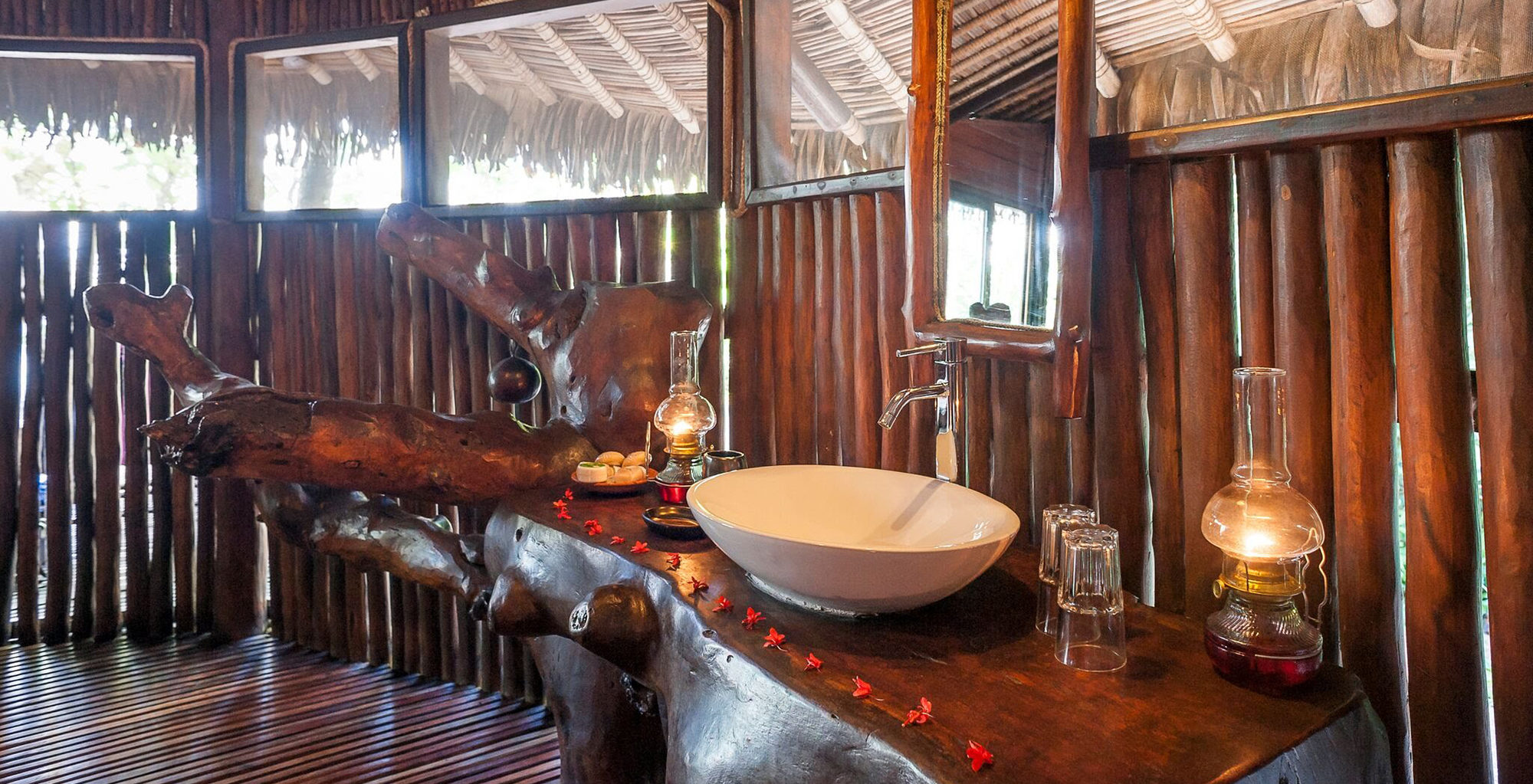 Madagascar-Manafiafy-Bathroom