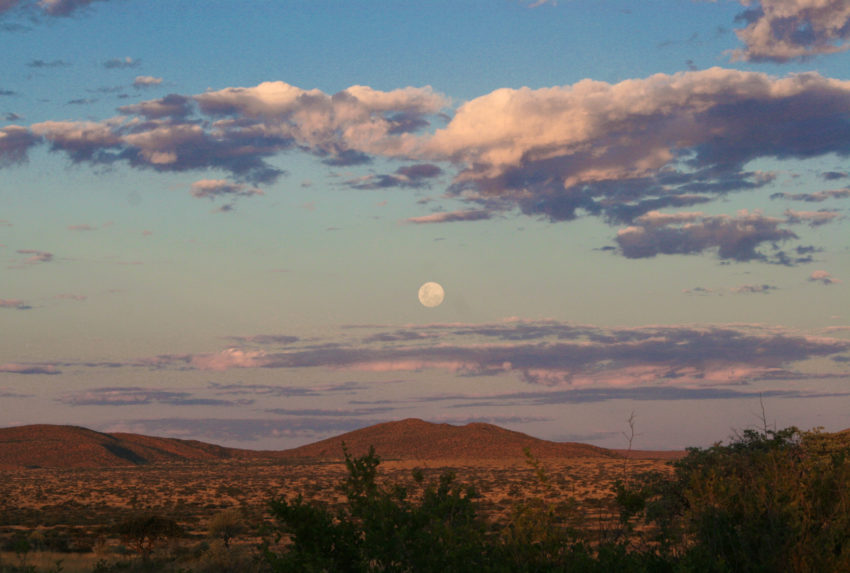 Moon-over-Tswalu