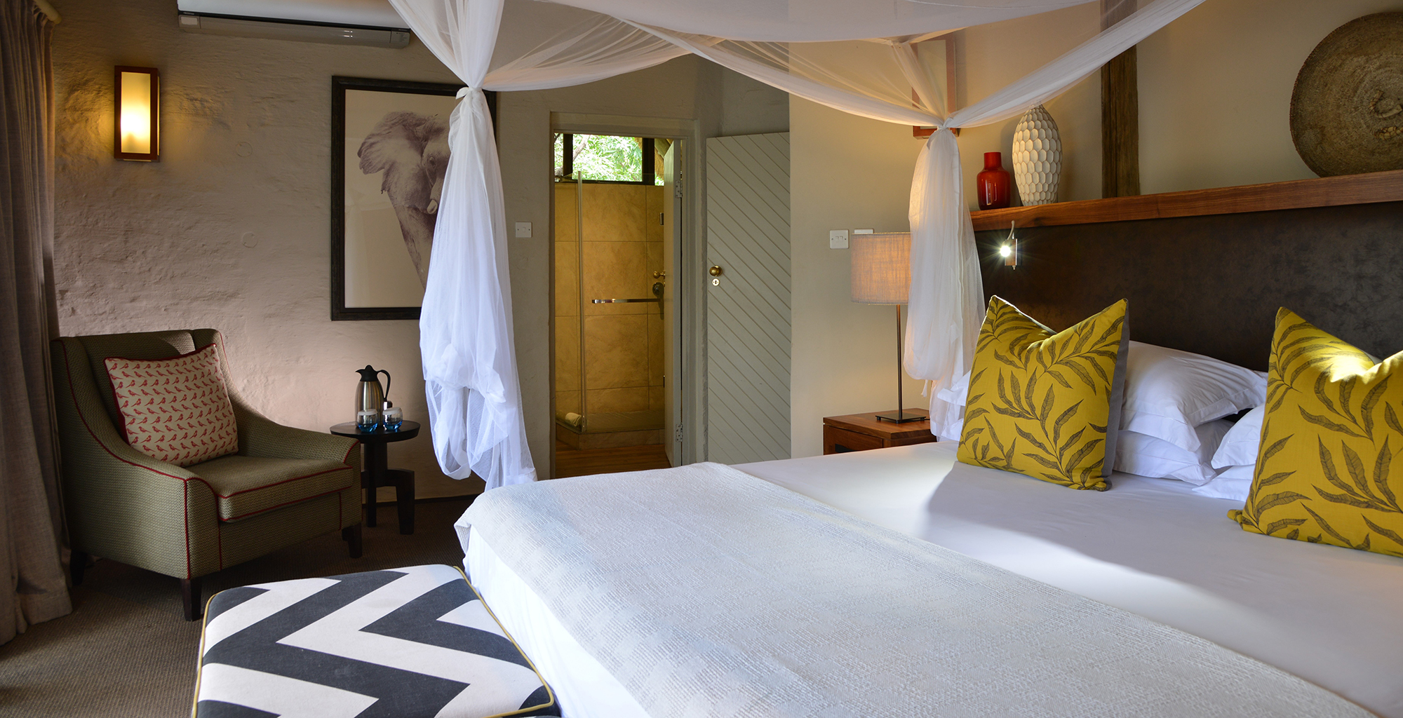 Zimbabwe-Victoria-Falls-Safari-Suite-Bedroom