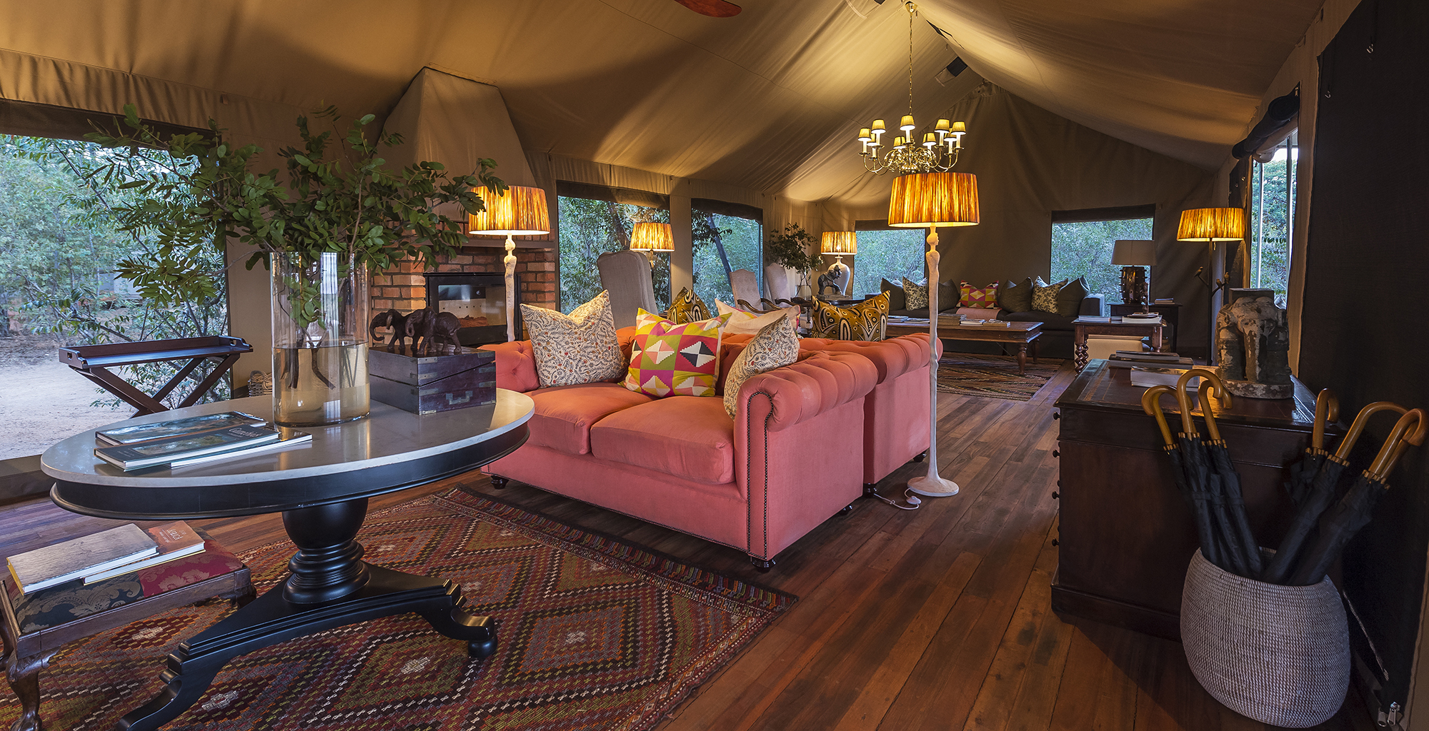 Zimbabwe-Verneys-Camp-Lounge