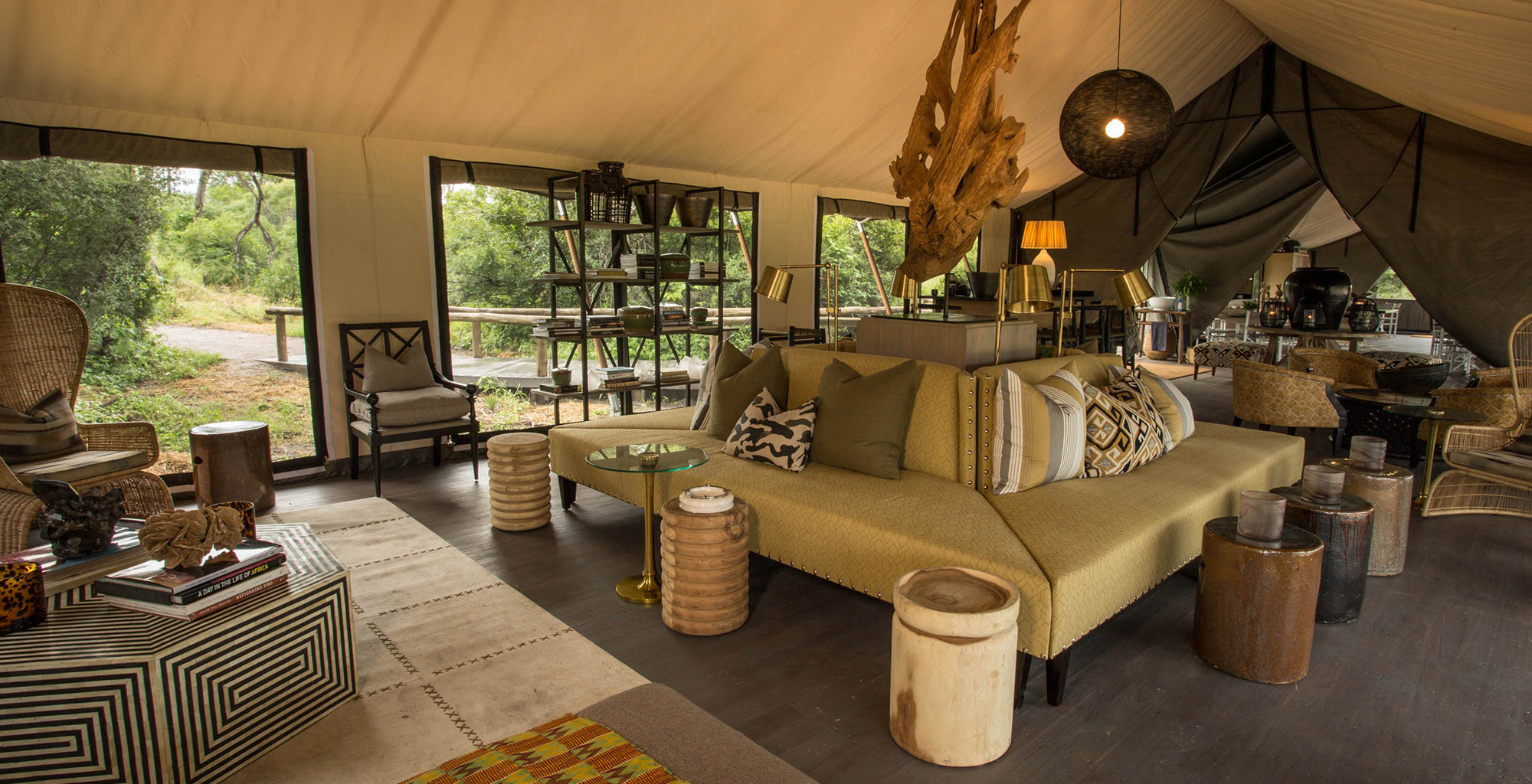 machaba-safaris-gomoti-camp-lounge
