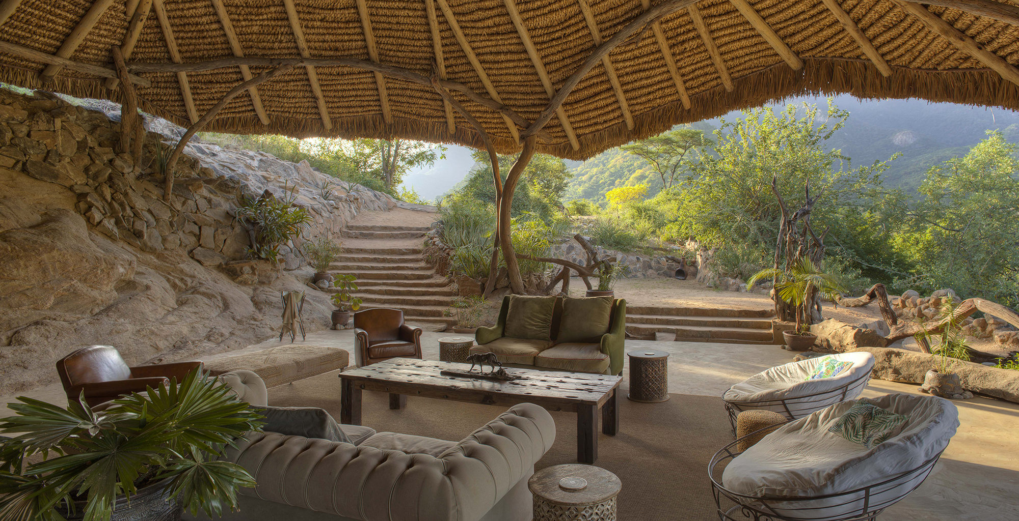 Kenya-Sarara-Treehouses-Lounge