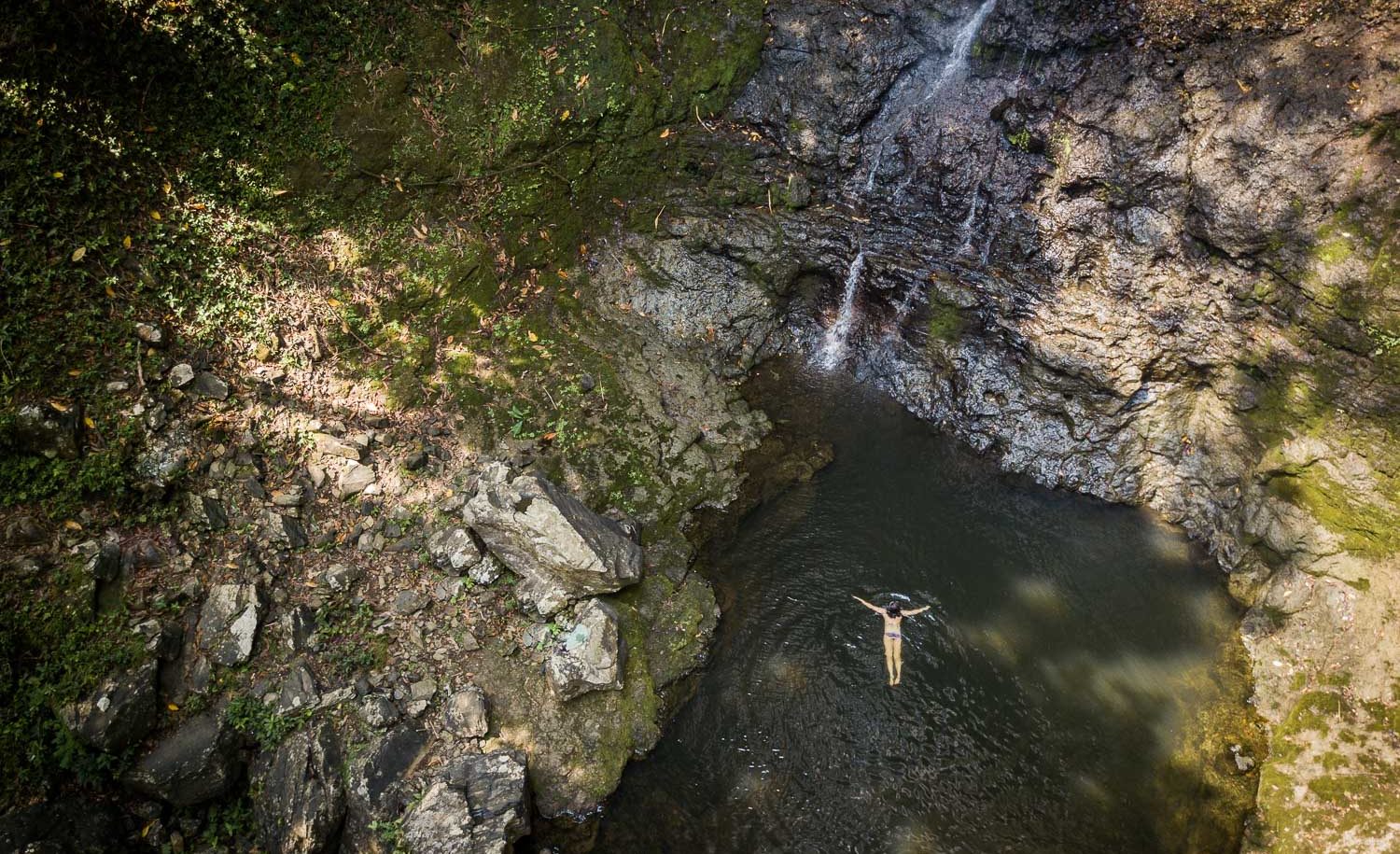 Swimming in Oquê Pipi waterfall